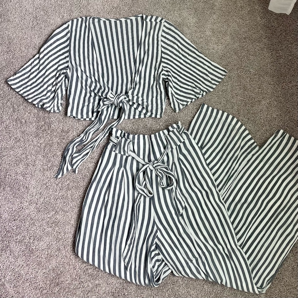 American Eagle Outfitter 2 piece pants set